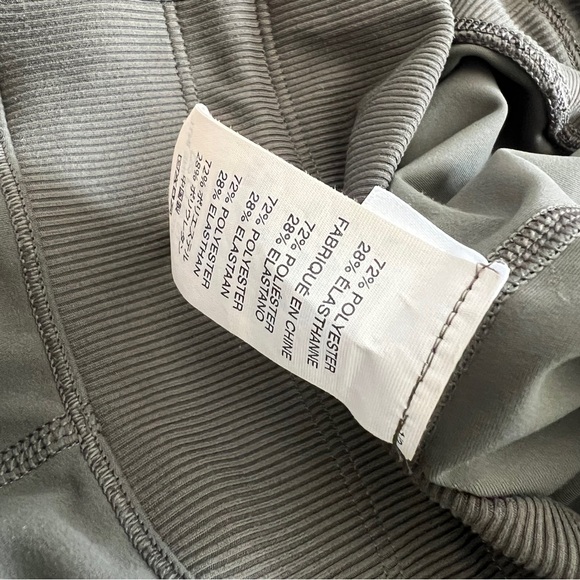 Vuori Rib Top & Daily Jogger in Oregano Green Matching Set . Size M - Picture 11 of 13